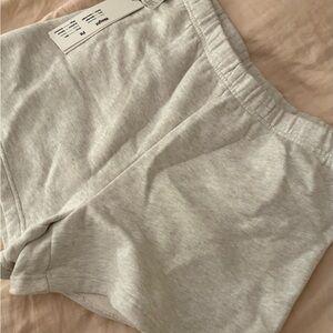Aritzia High Waist Women Shorts in Light Gray